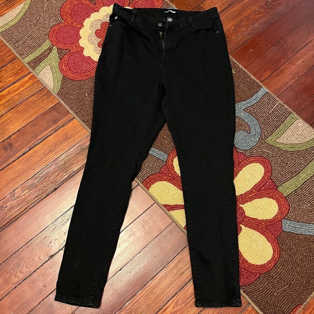 Fashion Nova 1X Black Jeans Busted Zipper